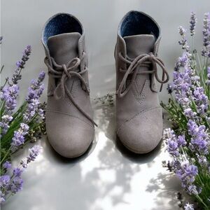 Toms Tan Ankle Boots Wedges Laces